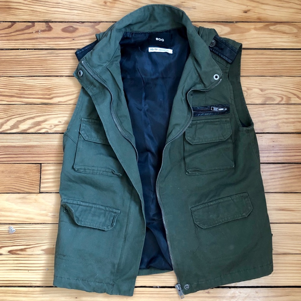Urban Outfitters BDG army green vest, XS